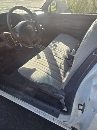 1996 Nissan Pickup Hardbody — photo 4