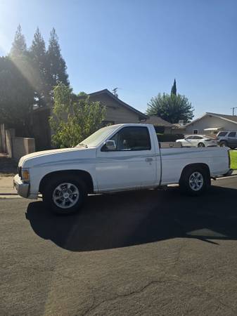 1996 Nissan Pickup Hardbody — photo 1
