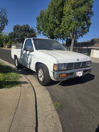 1996 Nissan Pickup Hardbody — photo 2