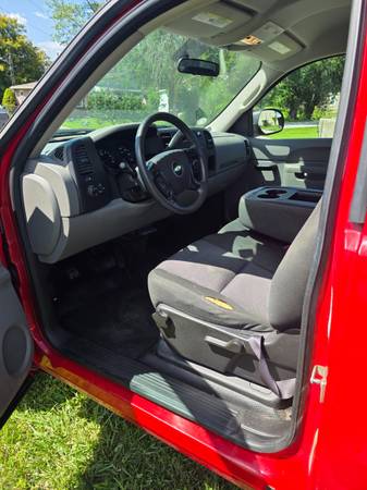 2012 Chevrolet Silverado 1500 LT 4x4 Regular Cab 8 ft. box 133 in. WB Automatic — photo 11