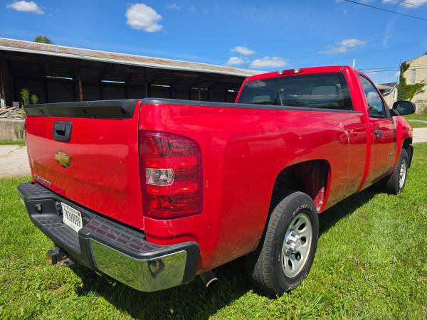 2012 Chevrolet Silverado 1500 LT 4x4 Regular Cab 8 ft. box 133 in. WB Automatic — photo 4