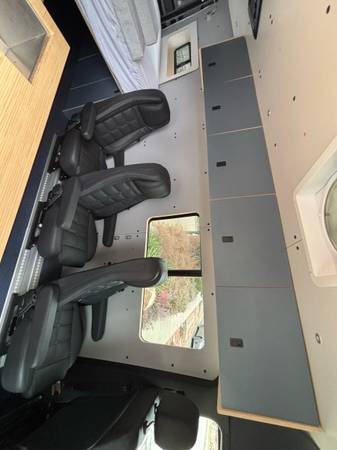 2022 Mercedes-Benz Sprinter 2500 High Roof I4 Sprinter 2500 Crew Van 170 in. WB Rear-Wheel Drive Automatic — photo 8