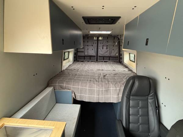 2022 Mercedes-Benz Sprinter 2500 High Roof I4 Sprinter 2500 Crew Van 170 in. WB Rear-Wheel Drive Automatic — photo 9