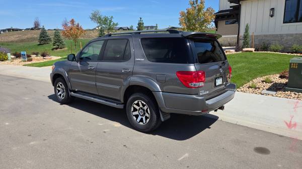 2006 Toyota Sequoia Limited V8 4x2 Automatic — photo 3