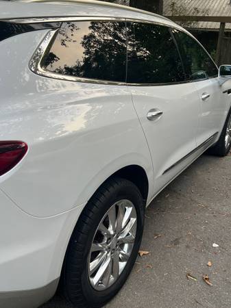 2018 Buick Enclave Base — photo 4