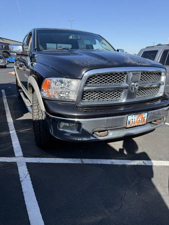 2009 Dodge RAM 1500 SLT — photo 2