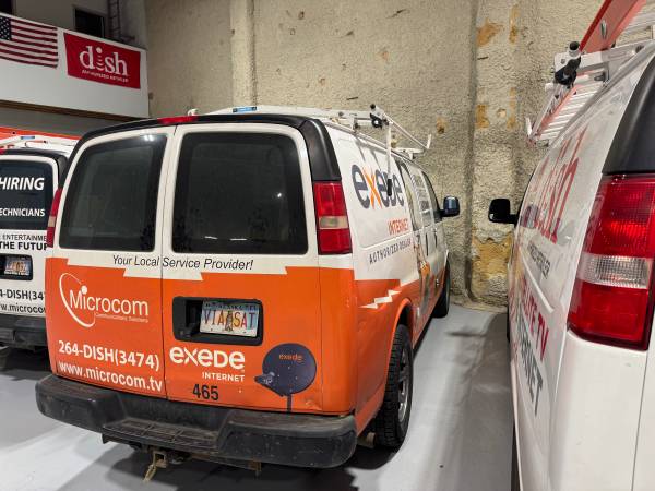 2014 Chevrolet Express 3500 DIESEL Rear-wheel Drive Cargo Van Automatic — photo 3