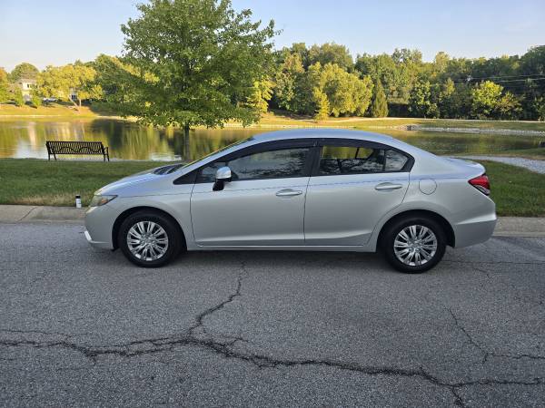 2013 Honda Civic LX 4dr Sedan Automatic — photo 3