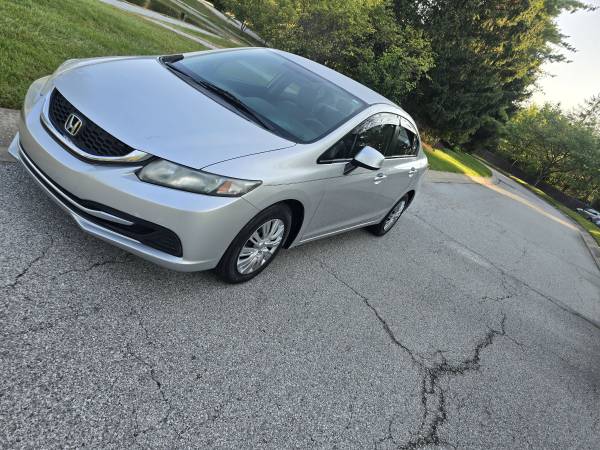 2013 Honda Civic LX 4dr Sedan Automatic — photo 2