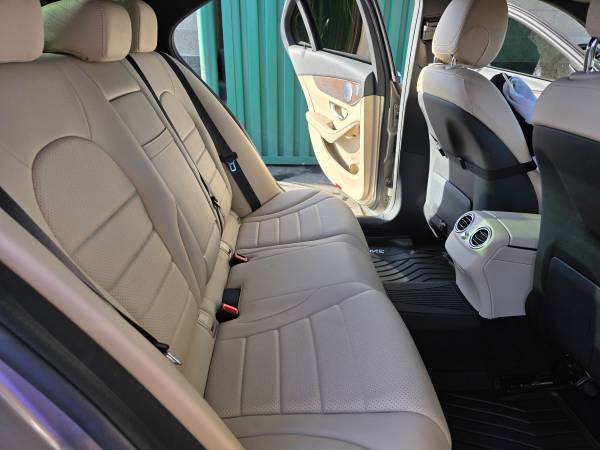 2021 Mercedes-Benz Mileage Like — photo 12