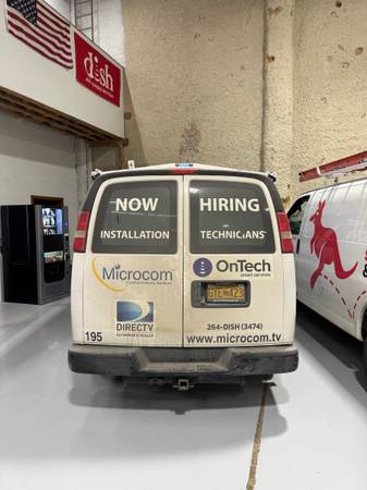 2014 Chevrolet Express 3500 DIESEL Rear-wheel Drive Cargo Van Automatic — photo 2