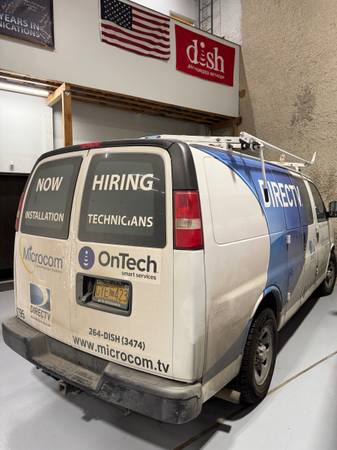 2014 Chevrolet Express 3500 DIESEL Rear-wheel Drive Cargo Van Automatic — photo 3