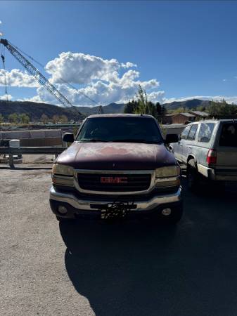 2003 GMC Sierra 2500 SLE 4x2 Regular Cab 8 ft. box 133 in. WB Manual — photo 2