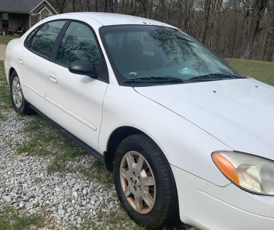 2007 Ford Taurus SE 4dr Sedan Automatic — photo 1