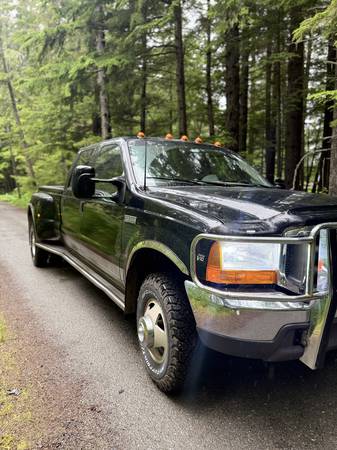 1999 Ford E 350 Super Duty XL Wagon Automatic — photo 3