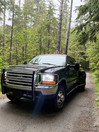 1999 Ford E 350 Super Duty XL Wagon Automatic — photo 2