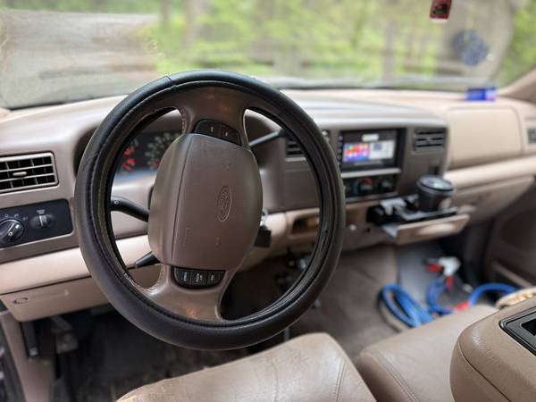 1999 Ford E 350 Super Duty XL Wagon Automatic — photo 9