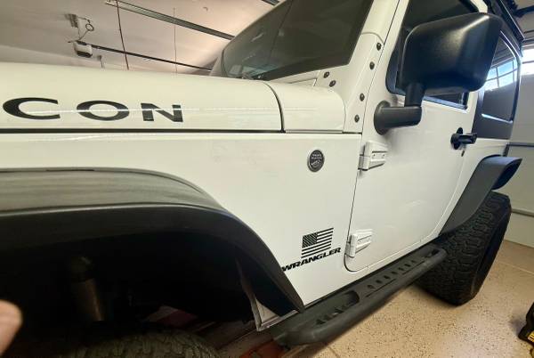 2016 Jeep Wrangler Rubicon 2dr 4x4 Manual — photo 4