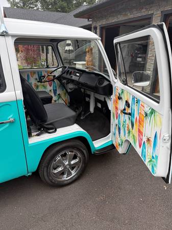1971 Volkswagen Bus — photo 4