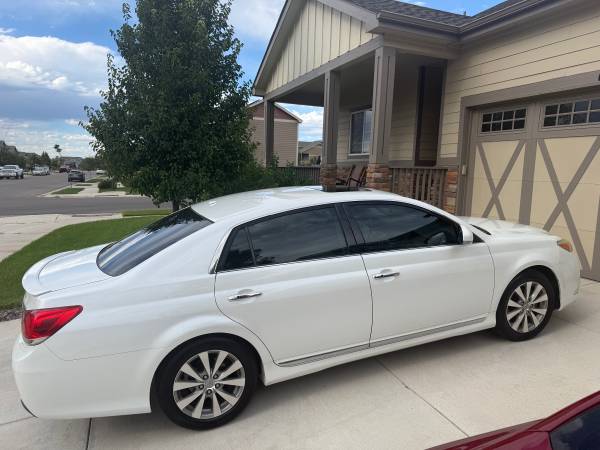 2011 Toyota Avalon Base 4dr Sedan Automatic — photo 5