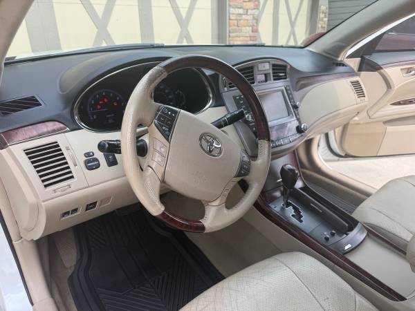 2011 Toyota Avalon Base 4dr Sedan Automatic — photo 7