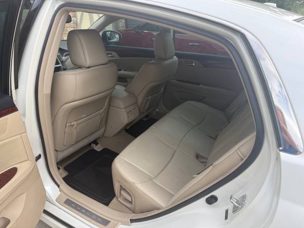 2011 Toyota Avalon Base 4dr Sedan Automatic — photo 11
