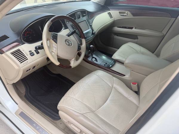 2011 Toyota Avalon Base 4dr Sedan Automatic — photo 6