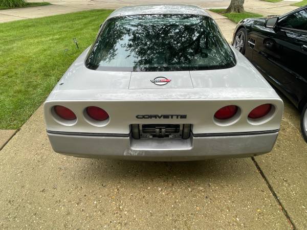 1984 Chevrolet Corvette Base 2dr Hatchback — photo 1