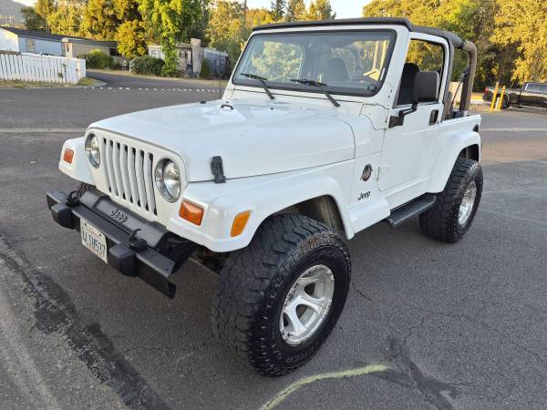 2000 Jeep Wrangler Sahara 2dr 4x4 Manual — photo 3