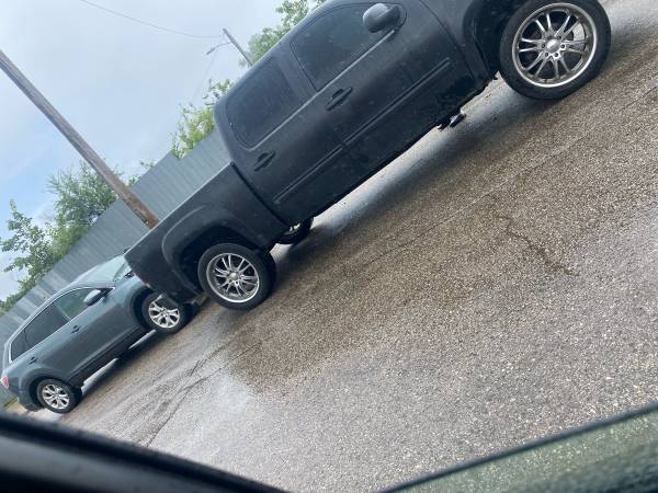 1998 Chevrolet Tahoe LS — photo 2