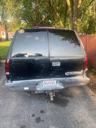 1998 Chevrolet Tahoe LS — photo 5