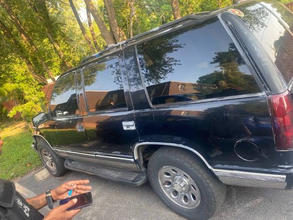 1998 Chevrolet Tahoe LS — photo 6