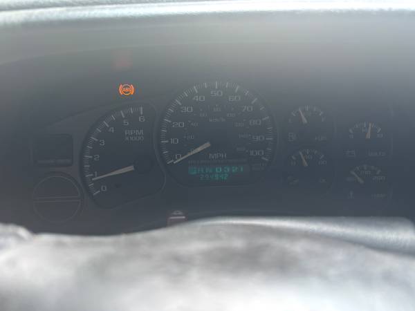 2002 Chevrolet Avalanche 2500 Base 4x2 Automatic — photo 5