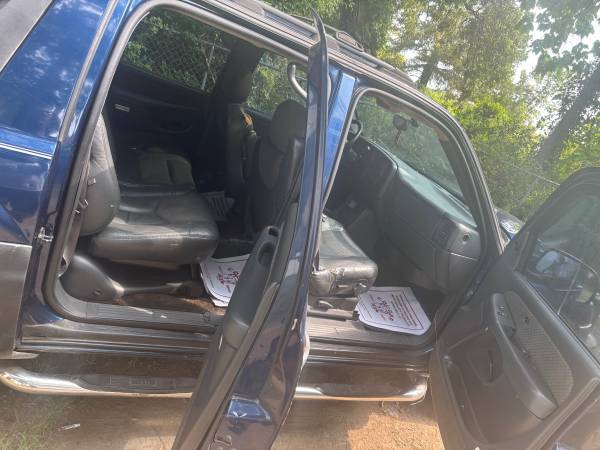 2002 Chevrolet Avalanche 2500 Base 4x2 Automatic — photo 4