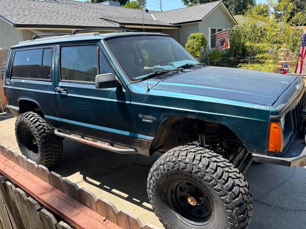1996 Jeep Cherokee Sport — photo 2