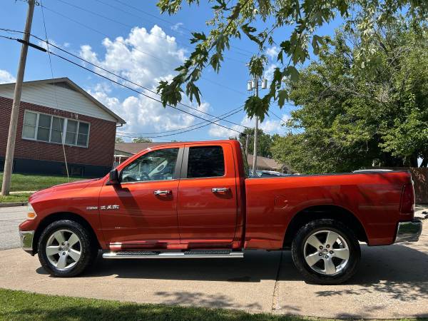 2009 Dodge RAM 1500 ST 4x2 Quad Cab 140 in. WB Automatic — photo 2