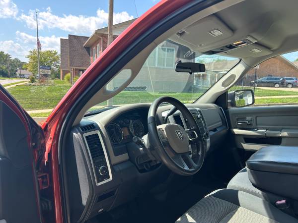 2009 Dodge RAM 1500 ST 4x2 Quad Cab 140 in. WB Automatic — photo 7