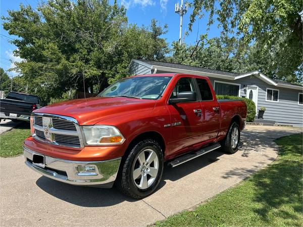 2009 Dodge RAM 1500 ST 4x2 Quad Cab 140 in. WB Automatic — photo 4