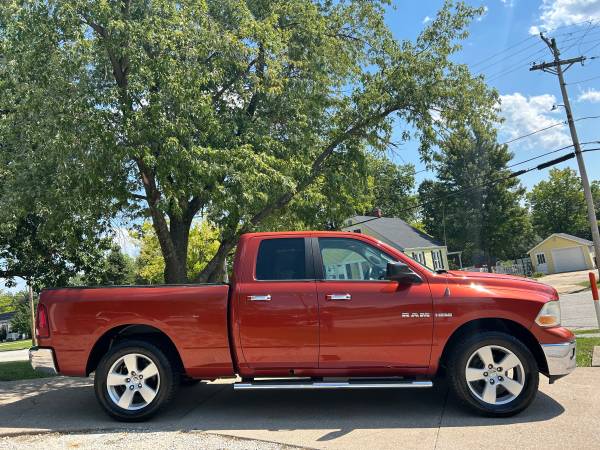 2009 Dodge RAM 1500 ST 4x2 Quad Cab 140 in. WB Automatic — photo 1