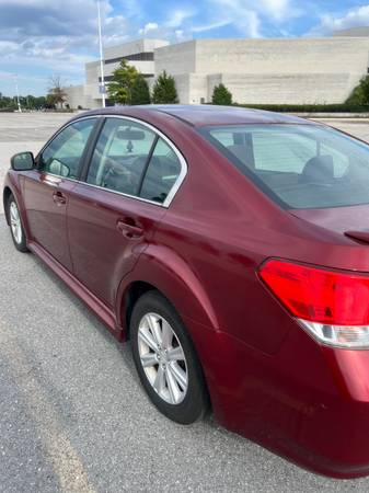 2012 Subaru Legacy 2.5i 4dr Sedan CVT — photo 3