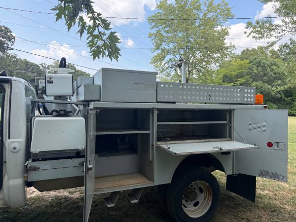 2008 Ford F 450 XL 4x4 SD Crew Cab 8 ft. box 172 in. WB Manual — photo 9
