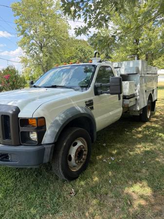 2008 Ford F 450 XL 4x4 SD Crew Cab 8 ft. box 172 in. WB Manual — photo 2