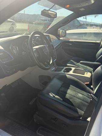 2017 Dodge Grand Caravan GT Front-wheel Drive Passenger Van Automatic — photo 2
