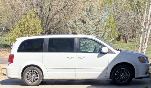 2017 Dodge Grand Caravan GT Front-wheel Drive Passenger Van Automatic — photo 4