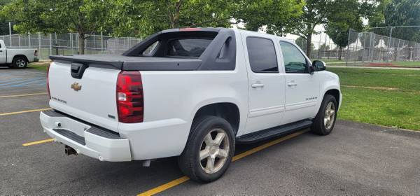 2010 Chevrolet Avalanche 1500 LS 4x4 Automatic — photo 3
