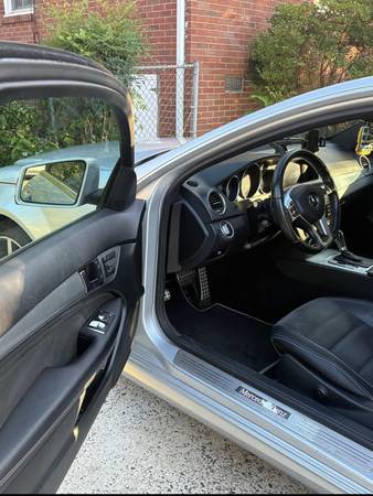 2015 Mercedes-Benz C350 — photo 2