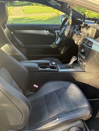 2015 Mercedes-Benz C350 — photo 4