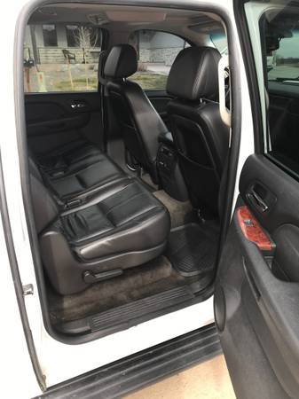 2009 Chevrolet Suburban 1500 LS — photo 3