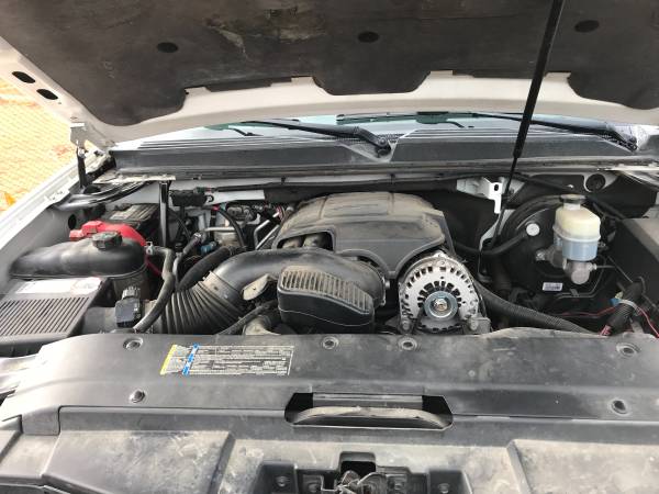 2009 Chevrolet Suburban 1500 LS — photo 8