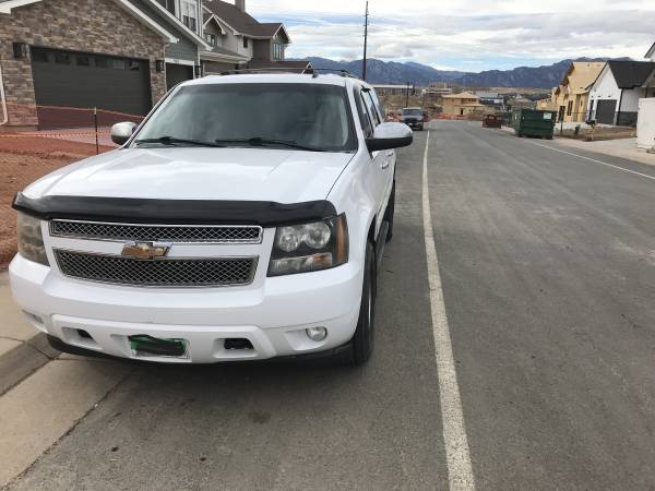 2009 Chevrolet Suburban 1500 LS — photo 10